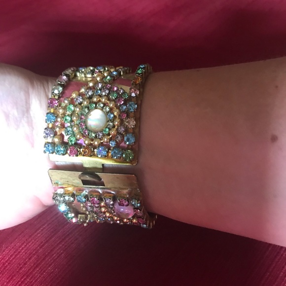 Vintage Beautiful stone studded metal cuff *SALE* - Picture 8 of 8